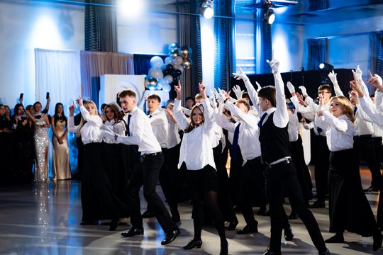 Studniówka II Liceum Ogólnokształcącego im. Marii Konopnickiej (zdjęcia)