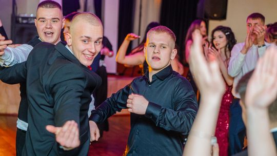 Studniówka Zespołu Szkół im. Korpusu Ochrony Pogranicza w Szydłowcu (zdjęcia) Studniówka Zespołu Szkół im. Korpusu Ochrony Pogranicza w Szydłowcu (zdjęcia)