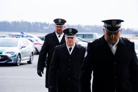 Uroczyste przekazanie dowodzenia 42. Bazą Lotnictwa Szkolnego w Radomiu (zdjęcia)