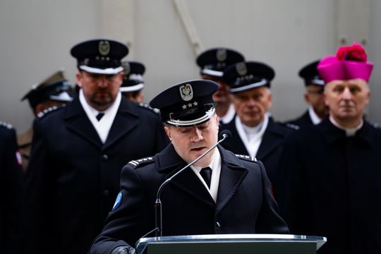 Uroczyste przekazanie dowodzenia 42. Bazą Lotnictwa Szkolnego w Radomiu (zdjęcia)