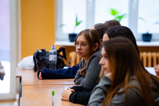 ,,Co w lesie huczy,, - pokaz i lekcja z sokolnikami w Liceum Czachowskiego w Radomiu ( zdjęcia)