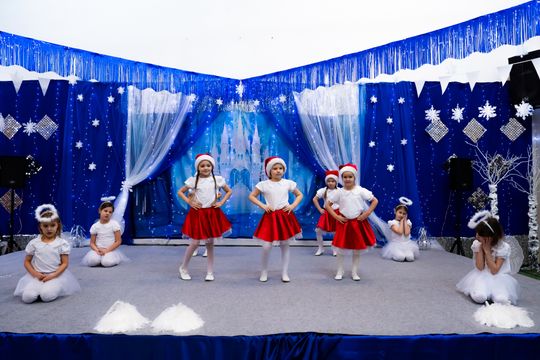 Festiwal „Bajkowe Tańce Zimowe” w Przedszkolu Publicznym nr 17 w Radomiu (zdjęcia)