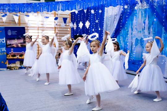 Festiwal „Bajkowe Tańce Zimowe” w Przedszkolu Publicznym nr 17 w Radomiu (zdjęcia)
