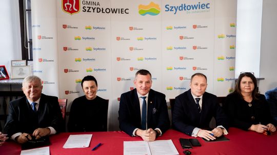 Podpisanie porozumienia między MZDW i Gminą Szydłowiec (zdjęcia)
