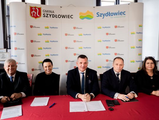 Podpisanie porozumienia między MZDW i Gminą Szydłowiec (zdjęcia)