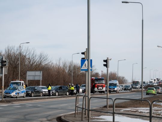Zderzenie pięciu samochodów na ul. Żółkiewskiego (zdjęcia)