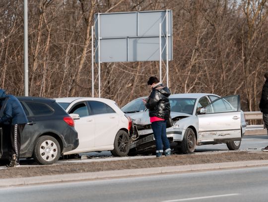 Zderzenie pięciu samochodów na ul. Żółkiewskiego (zdjęcia)