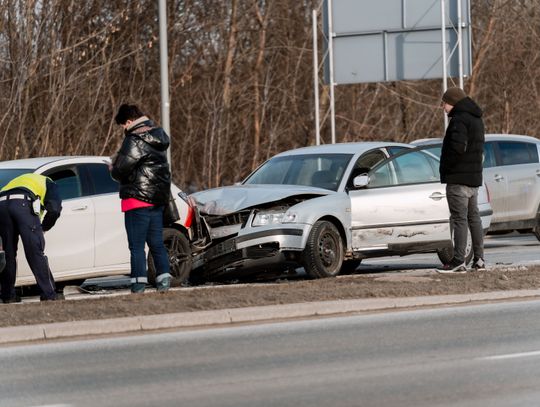 Zderzenie pięciu samochodów na ul. Żółkiewskiego (zdjęcia)