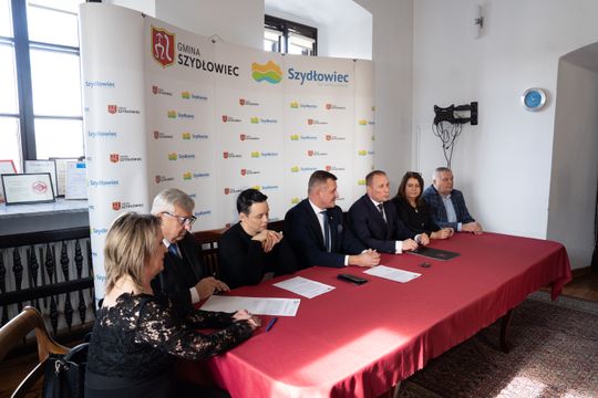  Podpisanie porozumienia między MZDW i Gminą Szydłowiec (zdjęcia)