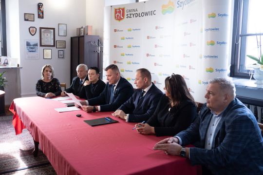  Podpisanie porozumienia między MZDW i Gminą Szydłowiec (zdjęcia)
