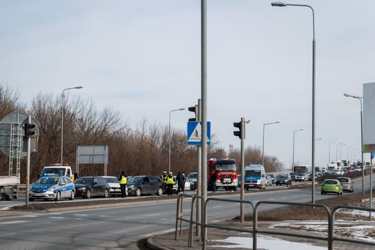 Zderzenie pięciu samochodów na ul. Żółkiewskiego (zdjęcia)
