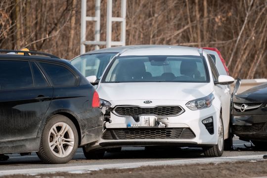 Zderzenie pięciu samochodów na ul. Żółkiewskiego (zdjęcia)