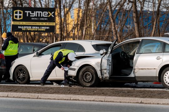 Zderzenie pięciu samochodów na ul. Żółkiewskiego (zdjęcia)