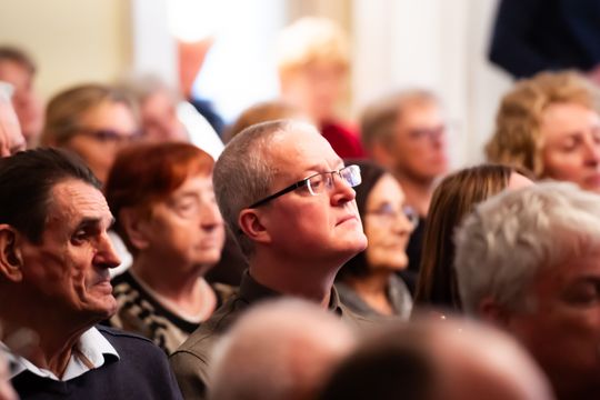 Wernisaż wystawy i koncert muzyki filmowej w Muzeum im. Oskara Kolberka w Przysusze (zdjęcia)