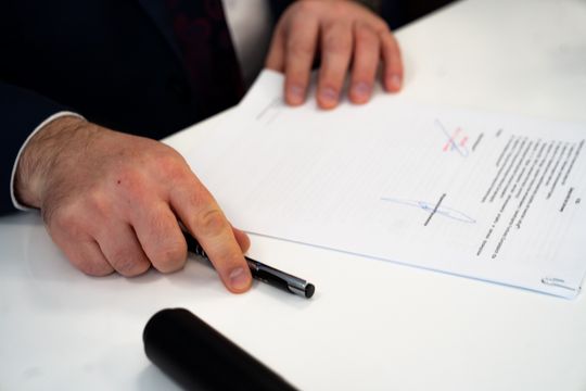 Podpisanie umów na nowe inwestycje w subregionie radomskim (zdjęcia)