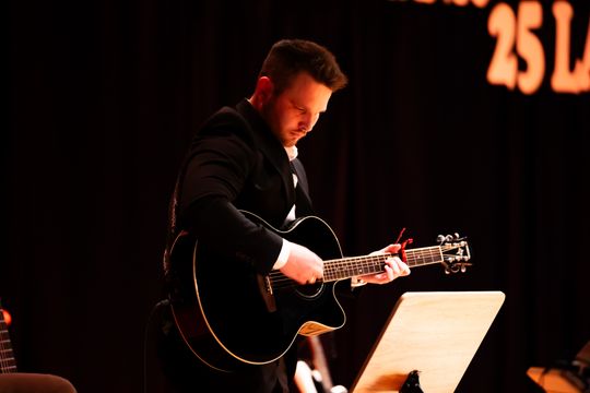 Jubileuszowy koncert II Liceum Ogólnokształcącego im. Marii Konopnickiej "Piosenka nie zna granic" (zdjęcia)