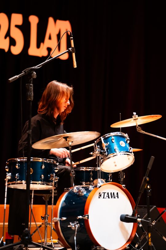 Jubileuszowy koncert II Liceum Ogólnokształcącego im. Marii Konopnickiej "Piosenka nie zna granic" (zdjęcia)