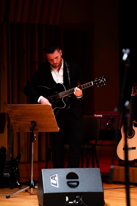 Jubileuszowy koncert II Liceum Ogólnokształcącego im. Marii Konopnickiej "Piosenka nie zna granic" (zdjęcia)