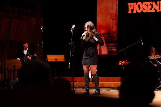 Jubileuszowy koncert II Liceum Ogólnokształcącego im. Marii Konopnickiej "Piosenka nie zna granic" (zdjęcia)