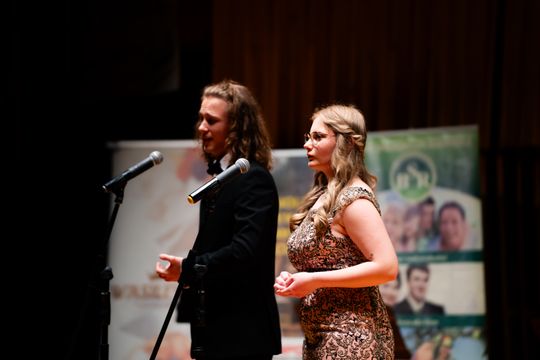 Jubileuszowy koncert II Liceum Ogólnokształcącego im. Marii Konopnickiej "Piosenka nie zna granic" (zdjęcia)