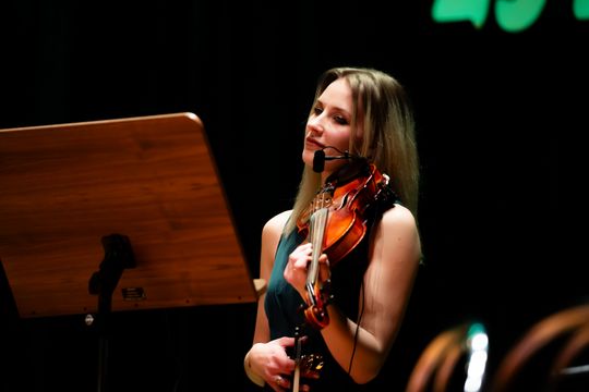 Jubileuszowy koncert II Liceum Ogólnokształcącego im. Marii Konopnickiej "Piosenka nie zna granic" (zdjęcia)