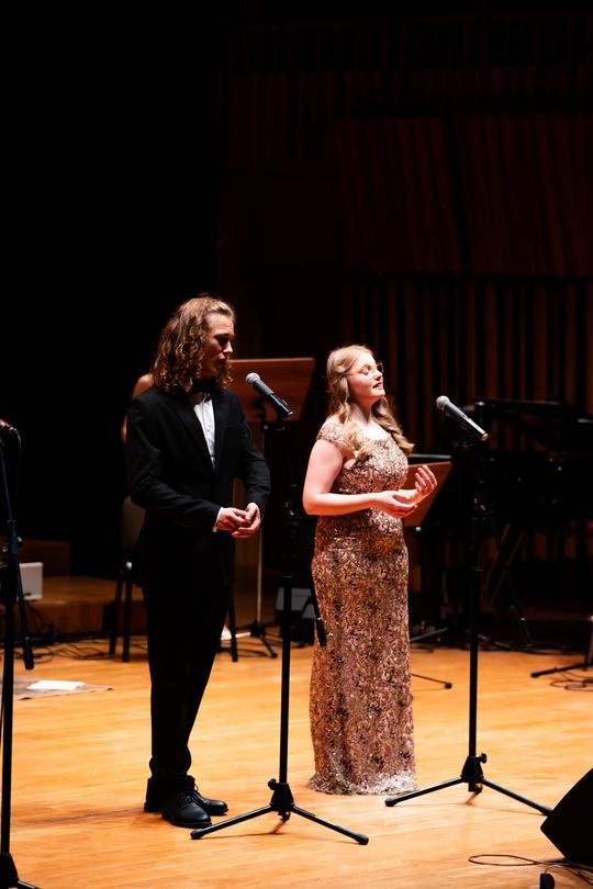 Jubileuszowy koncert II Liceum Ogólnokształcącego im. Marii Konopnickiej "Piosenka nie zna granic" (zdjęcia)