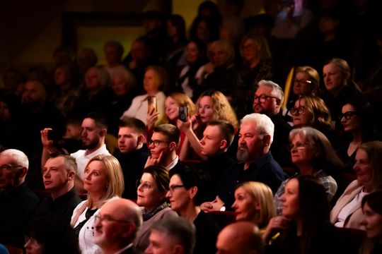 Jubileuszowy koncert II Liceum Ogólnokształcącego im. Marii Konopnickiej "Piosenka nie zna granic" (zdjęcia)