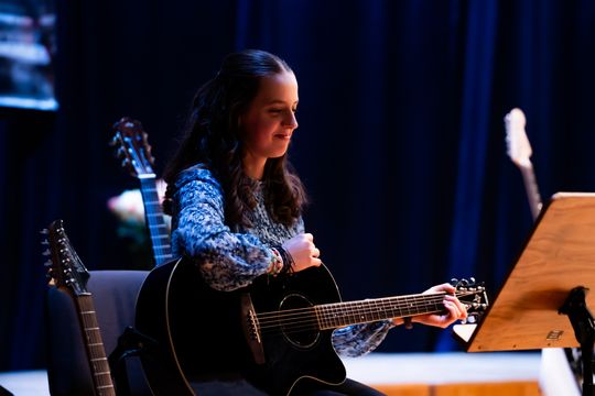 Jubileuszowy koncert II Liceum Ogólnokształcącego im. Marii Konopnickiej "Piosenka nie zna granic" (zdjęcia)