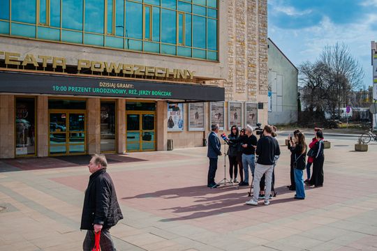 teatr scena fraszka-2.jpg