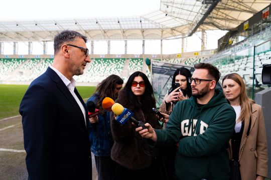Konferencja prasowa dot. murawy na stadionie przy Struga 63 (zdjęcia)