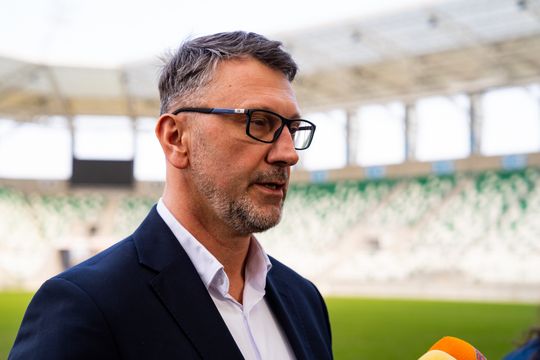 Konferencja prasowa dot. murawy na stadionie przy Struga 63 (zdjęcia)