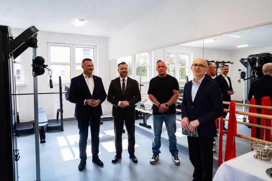 Otwarcie siłowni w szkole podstawowej w Rusinowie (zdjęcia)