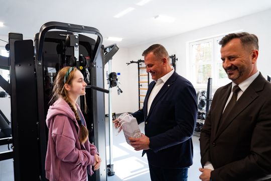 Otwarcie siłowni w szkole podstawowej w Rusinowie (zdjęcia)