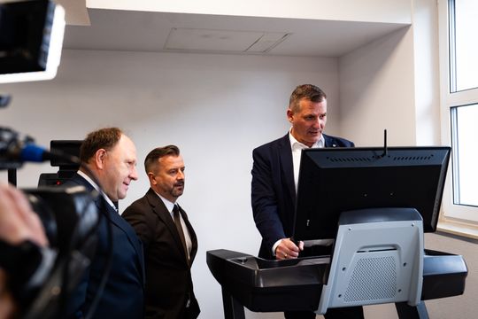 Otwarcie siłowni w szkole podstawowej w Rusinowie (zdjęcia)