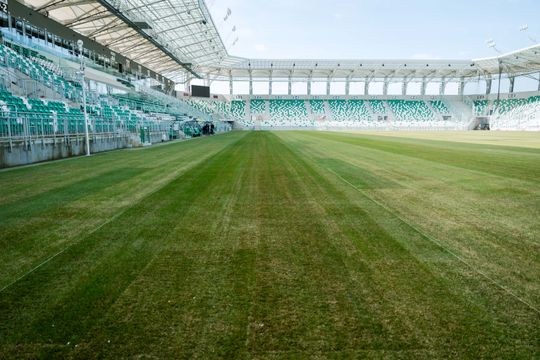 Nowa murawa na stadionie przy Struga (zdjęcia)