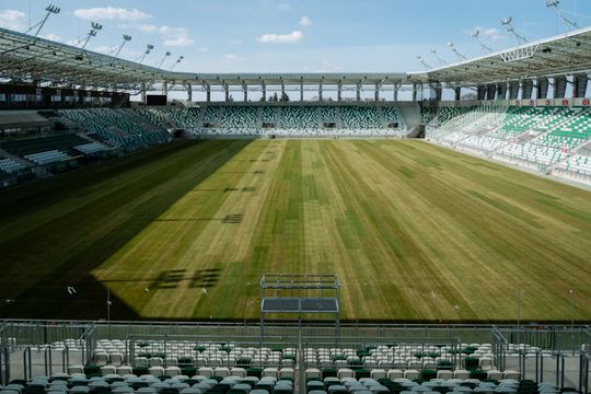 Nowa murawa na stadionie przy Struga (zdjęcia)