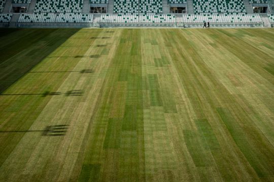 Nowa murawa na stadionie przy Struga (zdjęcia)