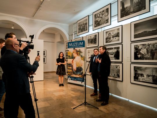 Konferencja - ,,Współczesna Warszawa na ''starej'' fotografii'' (zdjęcia)