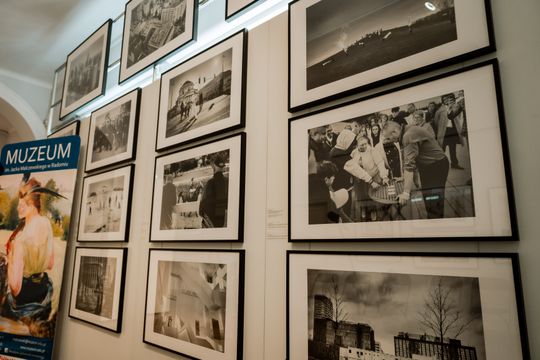 Konferencja - ,,Współczesna Warszawa na ''starej'' fotografii'' (zdjęcia)