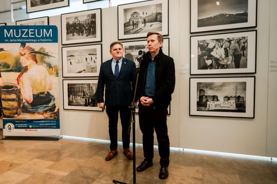 Konferencja - ,,Współczesna Warszawa na ''starej'' fotografii'' (zdjęcia)