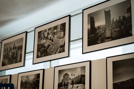 Konferencja - ,,Współczesna Warszawa na ''starej'' fotografii'' (zdjęcia)