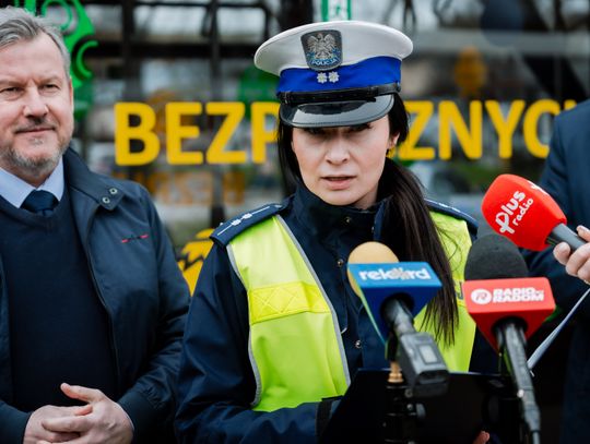 Briefing promujący bezpieczeństwo w komunikacji drogowej w okresie świątecznym (zdjęcia)