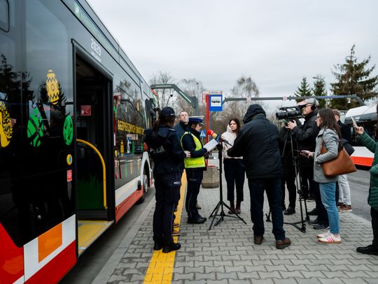 Briefing promujący bezpieczeństwo w komunikacji drogowej w okresie świątecznym (zdjęcia)