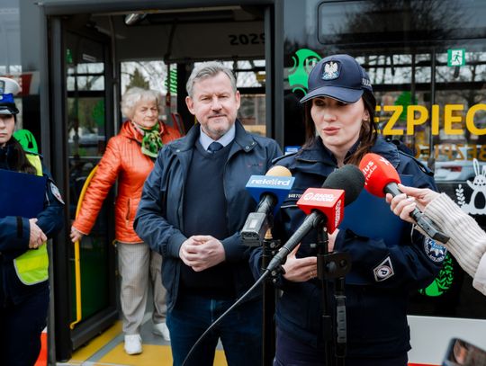 Briefing promujący bezpieczeństwo w komunikacji drogowej w okresie świątecznym (zdjęcia)