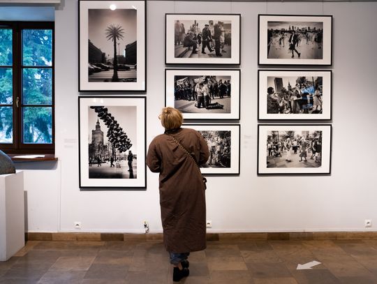 Wernisaż wystawy "Współczesna Warszawa na starej fotografii" (zdjęcia)
