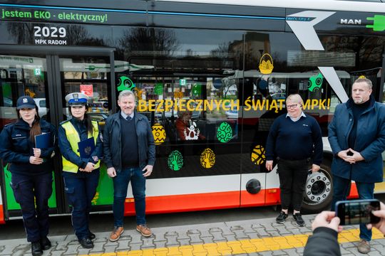 Briefing promujący bezpieczeństwo w komunikacji drogowej w okresie świątecznym (zdjęcia)