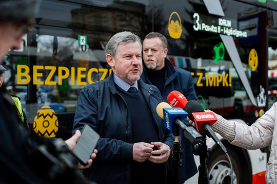 Briefing promujący bezpieczeństwo w komunikacji drogowej w okresie świątecznym (zdjęcia)