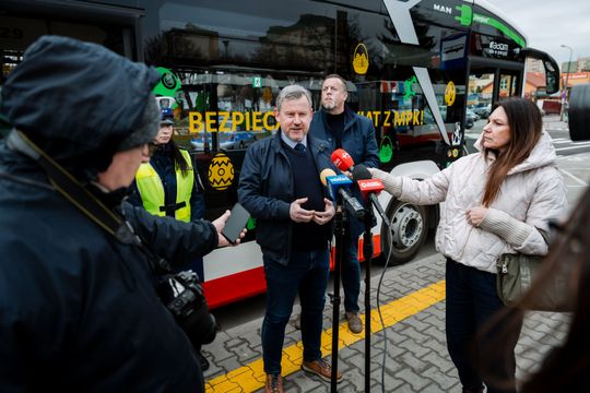 Briefing promujący bezpieczeństwo w komunikacji drogowej w okresie świątecznym (zdjęcia)