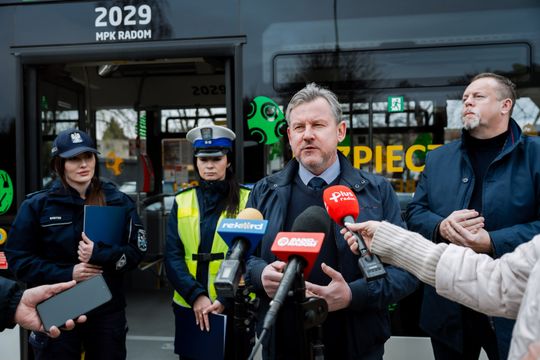 Briefing promujący bezpieczeństwo w komunikacji drogowej w okresie świątecznym (zdjęcia)