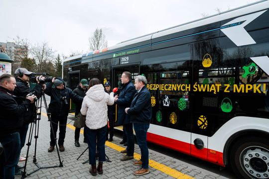 Briefing promujący bezpieczeństwo w komunikacji drogowej w okresie świątecznym (zdjęcia)